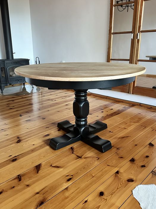 Stół do jadalni, salonu.