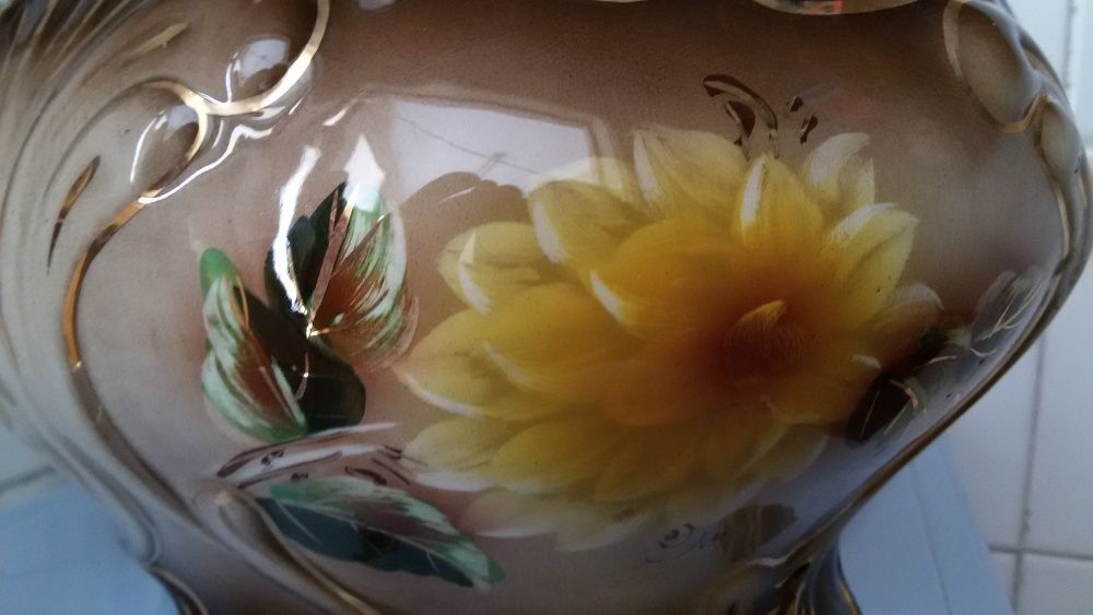 Taça floreira Antiga, porcelana TREMEZ. Numerada