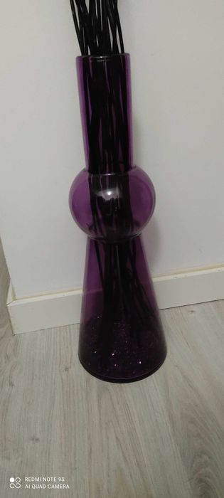 Jarro de vidro roxo