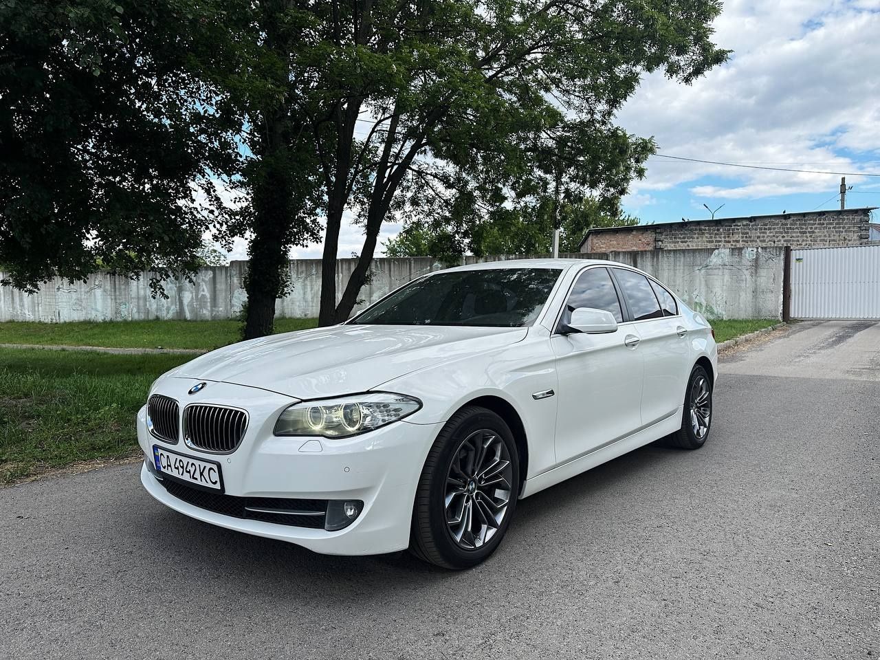 BMW F10 2.0d білий колір