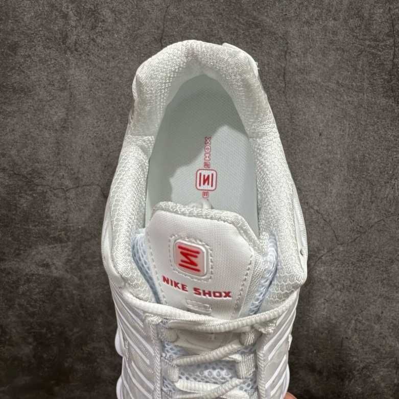 Nowe Białe buty R.39