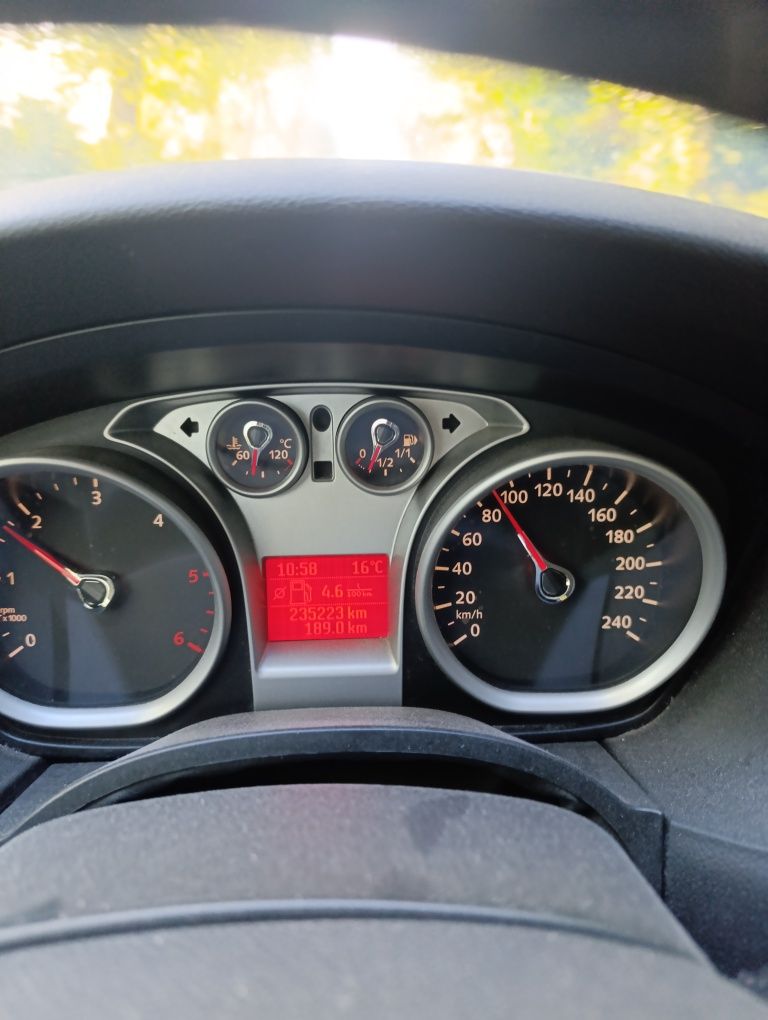Ford Focus SW TDCI Titanium X / Câmara traseira/ GPS