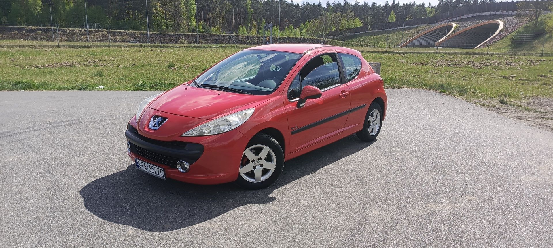 Peugeot 207 1.4 benzyna