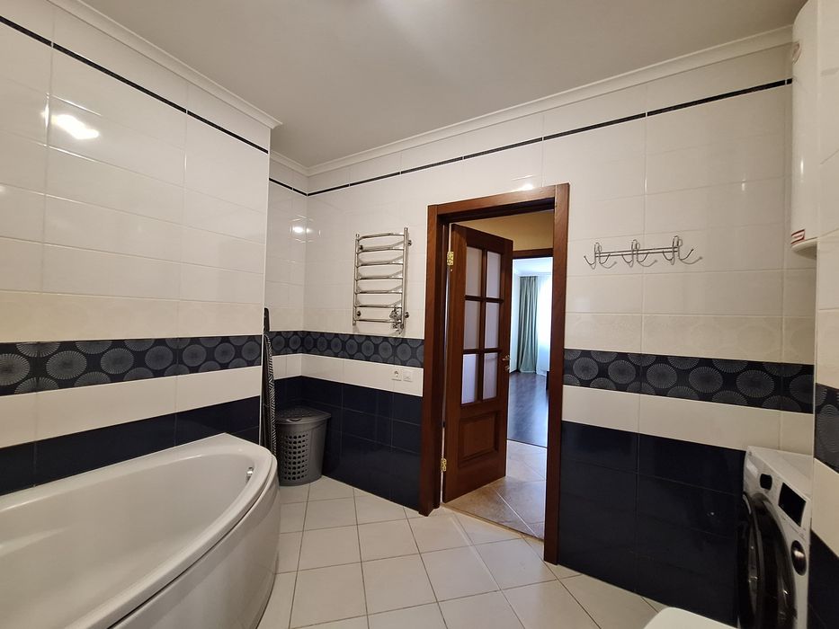 3-кімнатна 108 м УКОМПЛЕКТОВАНА меблями та технікою на К.шляху 1Д