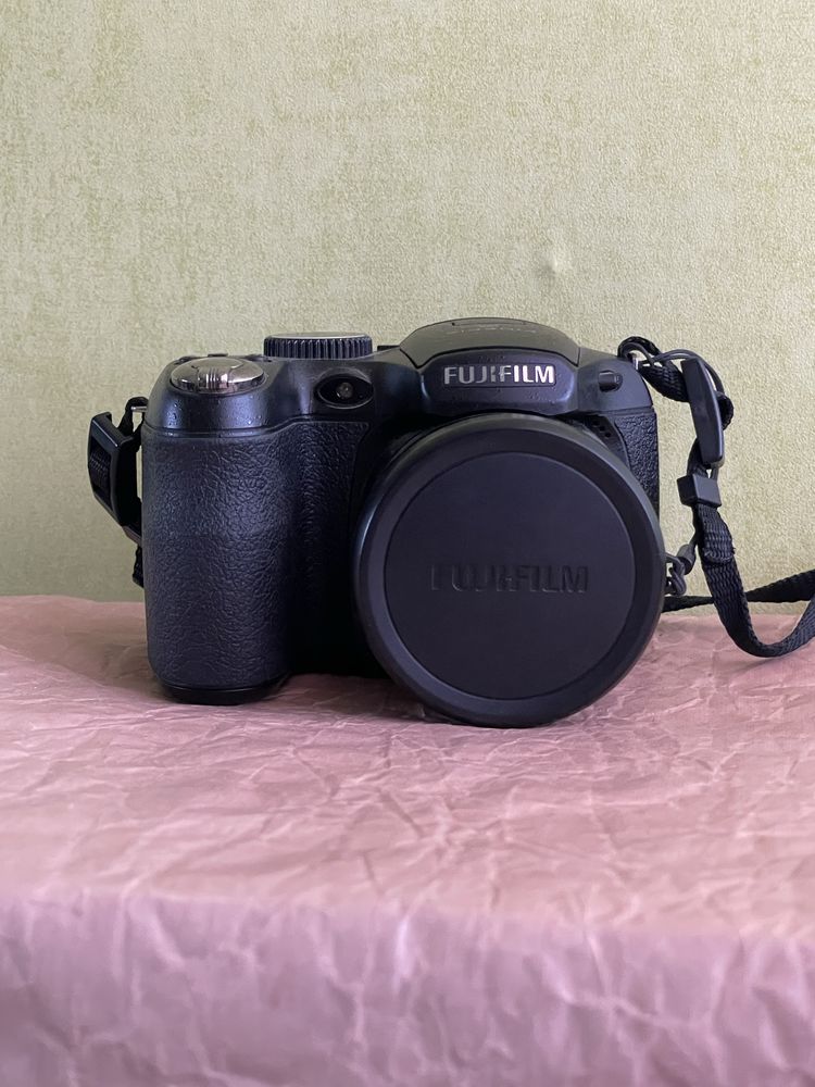 Фотоапарат Fujifilm Finepix S1800