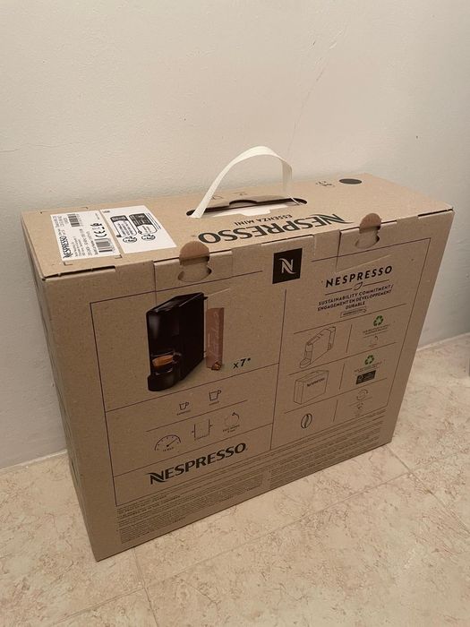 Máquina Nespresso Essenza Mini