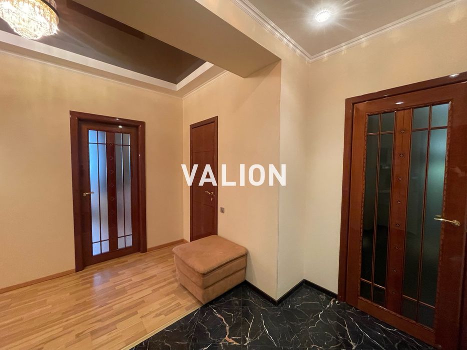 Без %. Продаж 4-кімнатної квартири вул. Велика Васильківська, 67/7