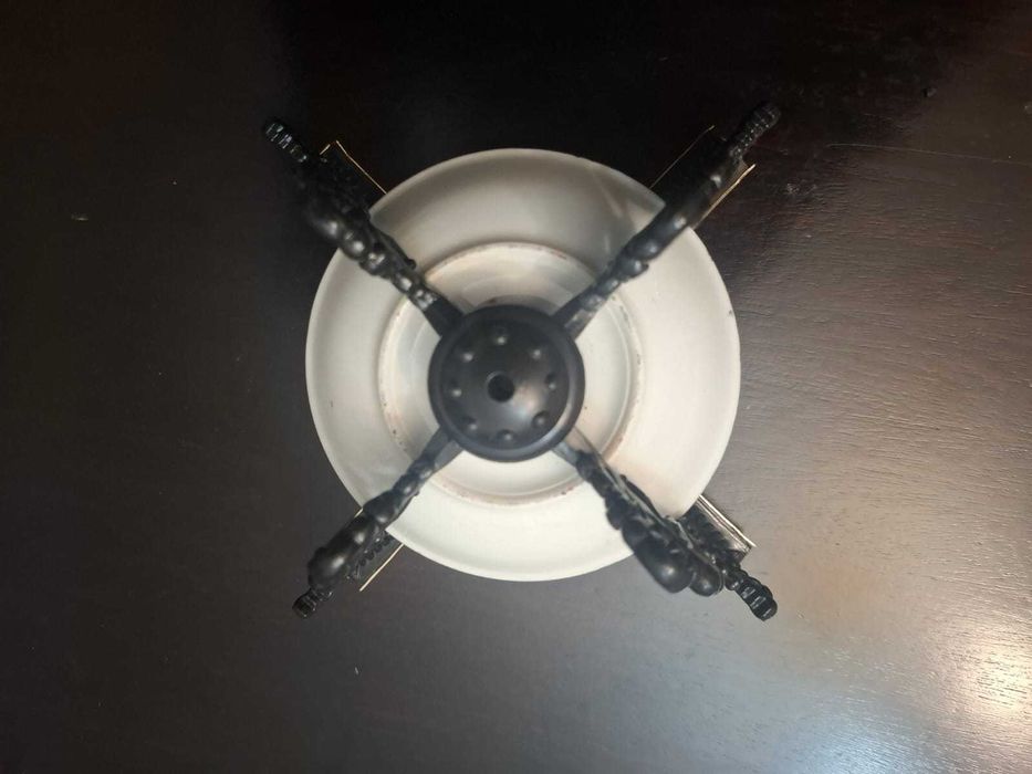 Cinzeiro de porcelana asiática pintado à mão com borda dourada