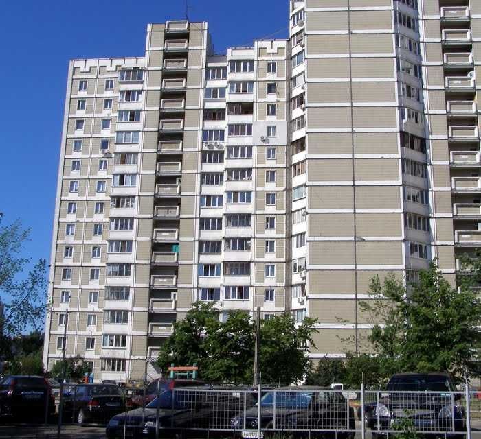 Продаж 3-к квартири  Харківське шосе,  180/21  /єВідновлення /