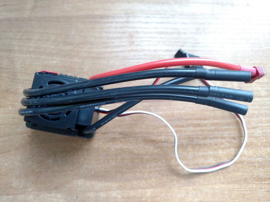 Regulator bezszczotkowy ESC 120A 2S-4S do zabawek zdalnie sterowanych