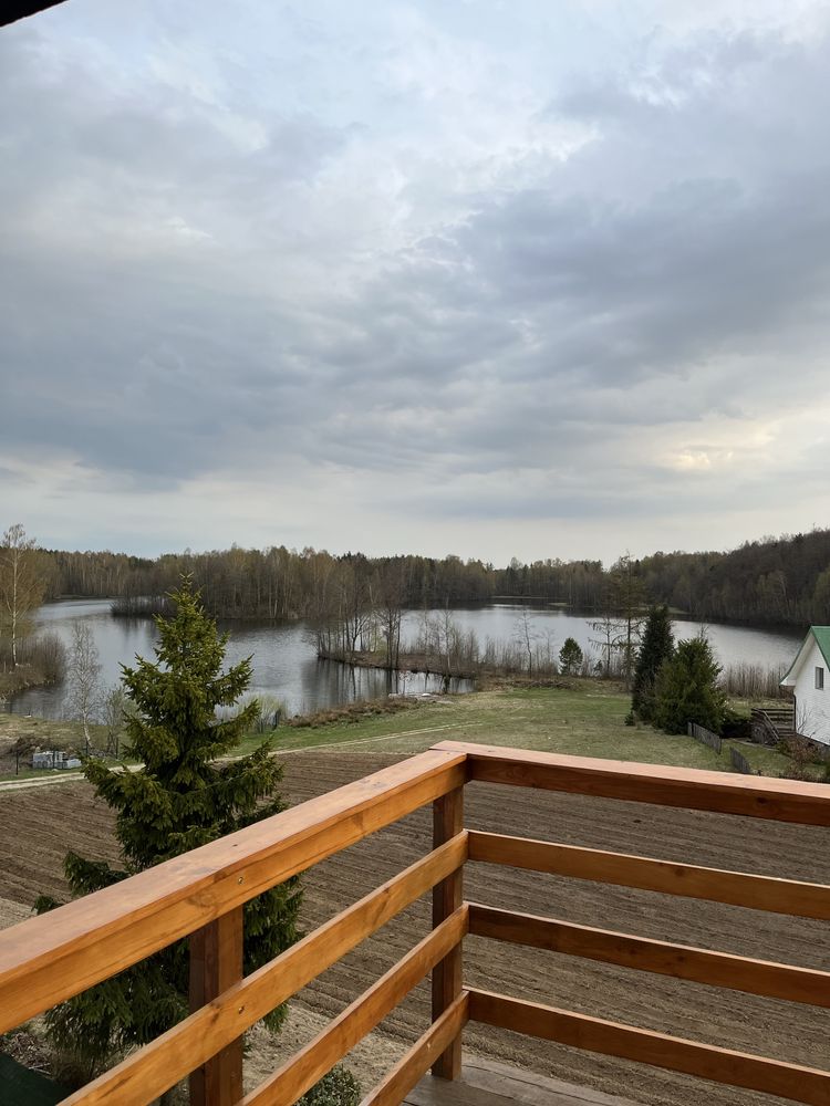 Dom nad jeziorem na Kaszubach