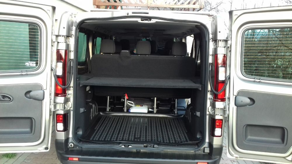 WOLNY TERMINA NA LIPIEC Wynajem busów 9 osób wynajem busa renault traf