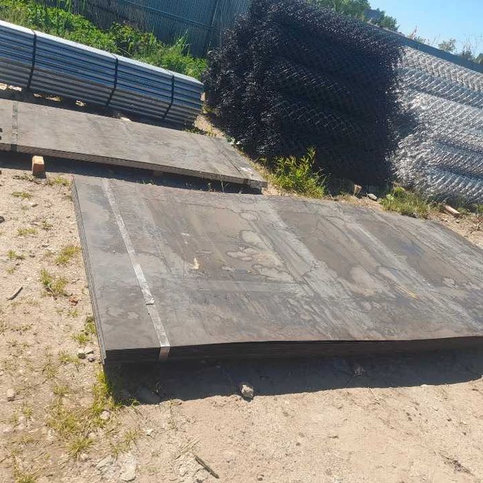sprzedam blachę stalową grubości 4mm , 8mm , wymiary 3000mm x 1500mm