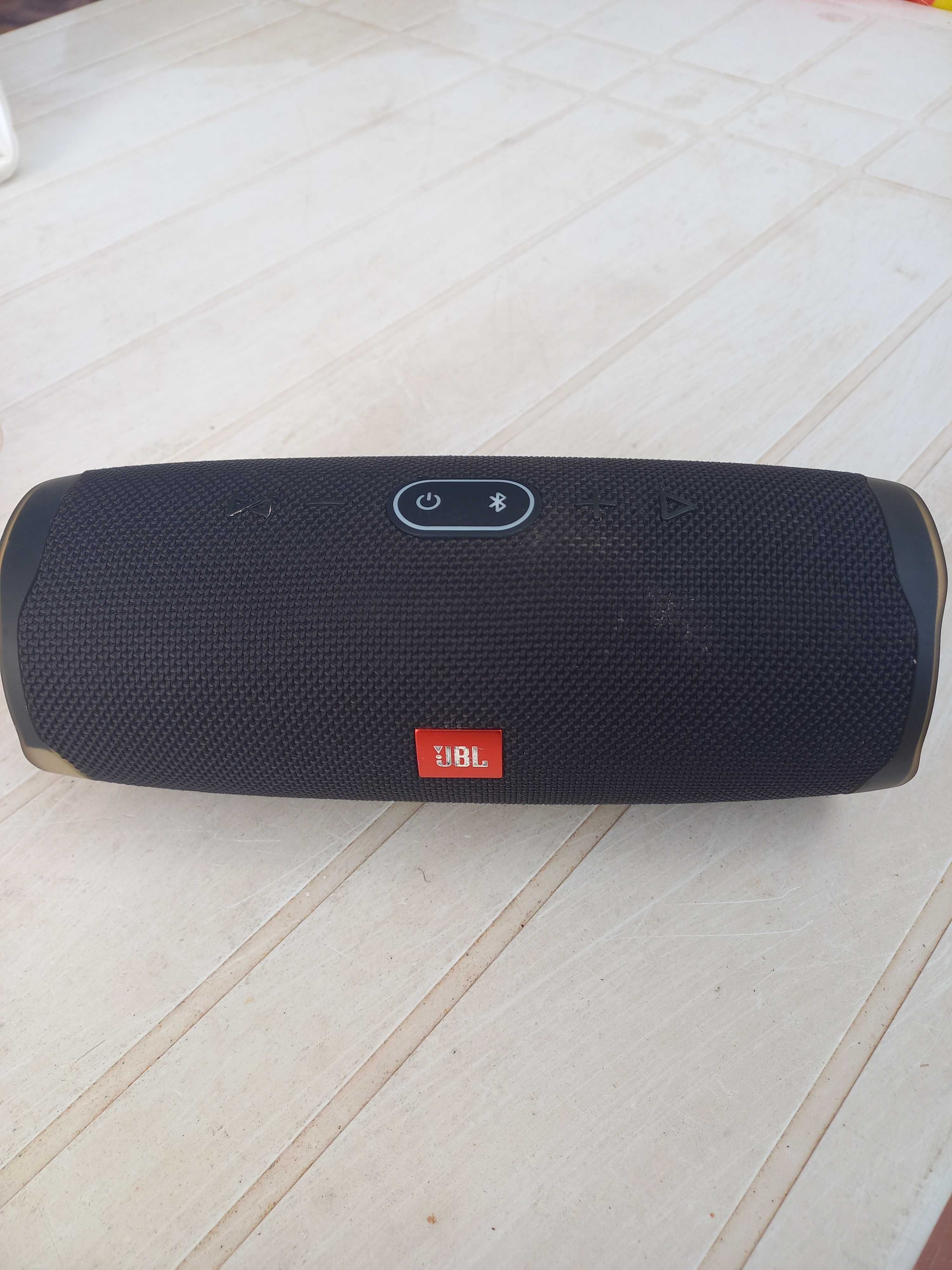 Coluna Bluetooth JBL Charge 4 (Preto)