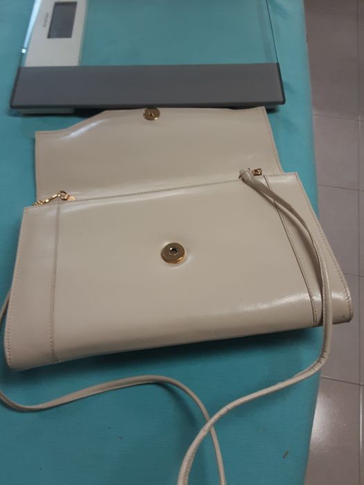 Bolsa pochete  em pele bêje