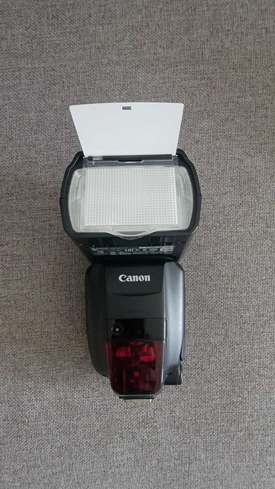 Flash Canon 600EXII-RT + Pilhas/Carregador