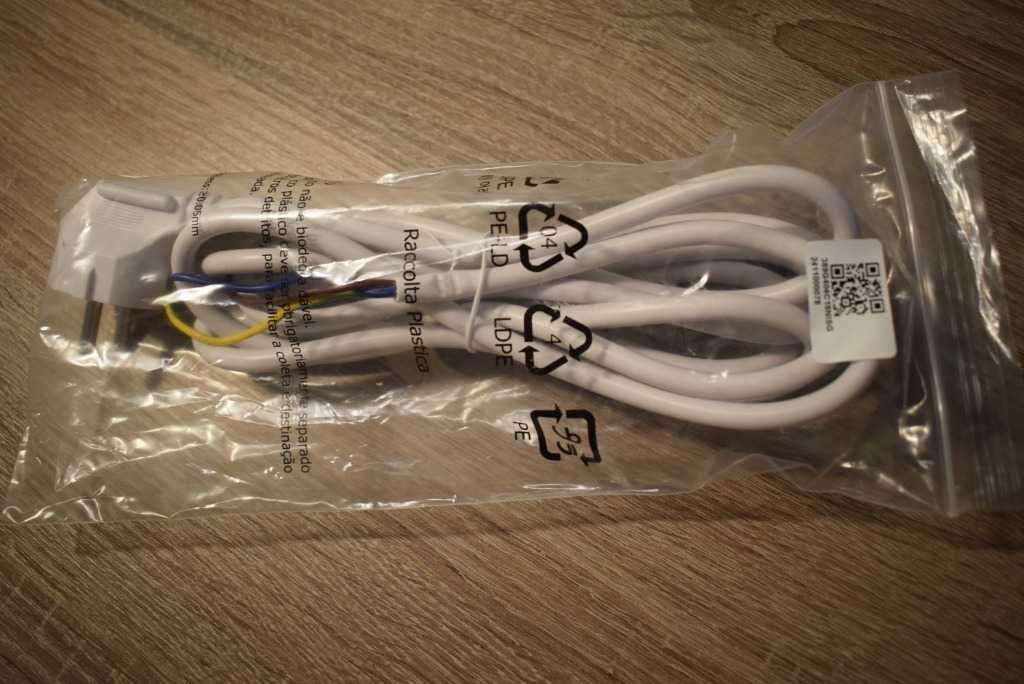 Kabel sieciowy , linka 3 x 1,5 mm z wtykiem ochronnym , 2,5 metra