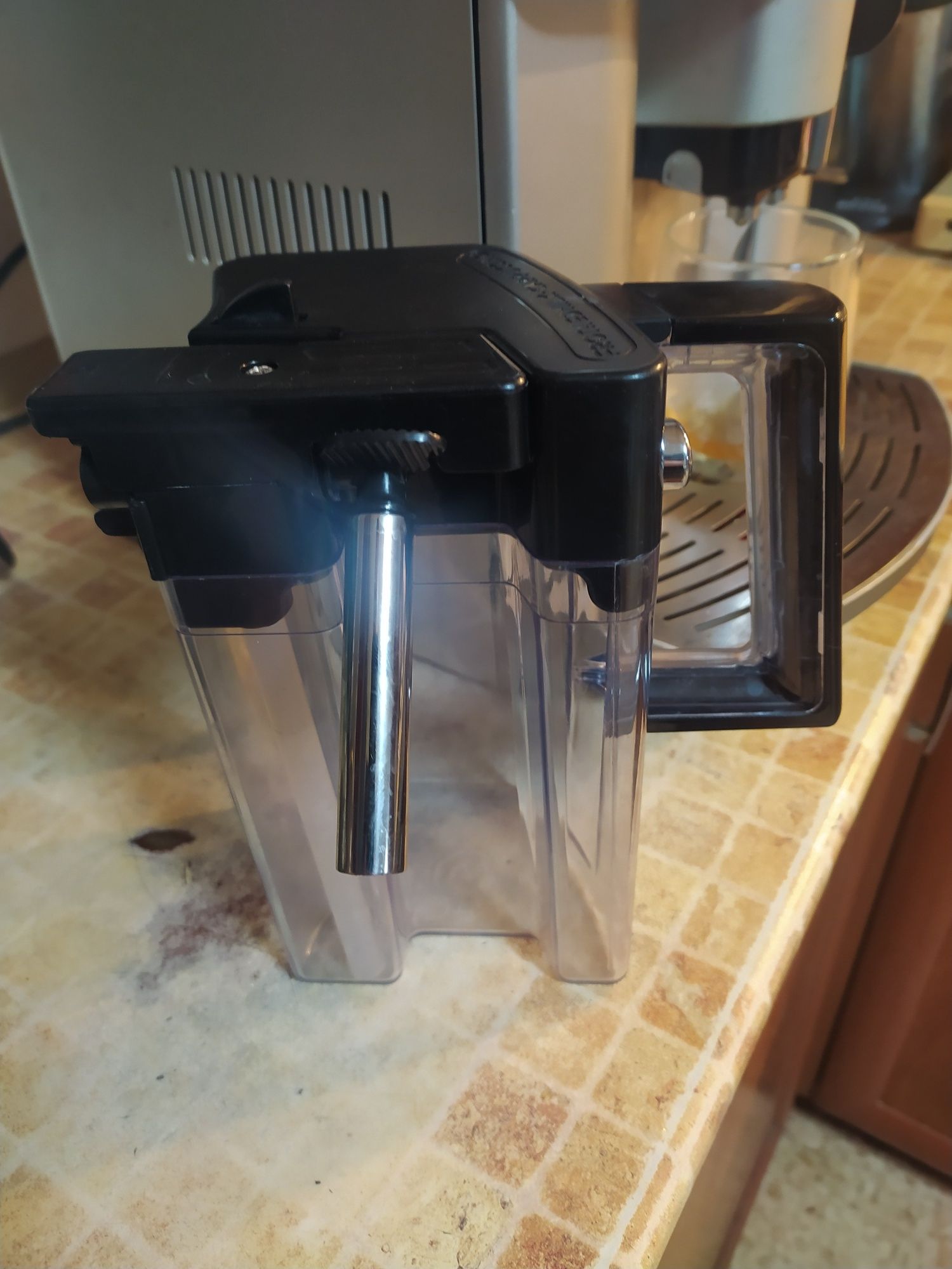 Кофемашина Delonghi magnifica automatic cappuccino