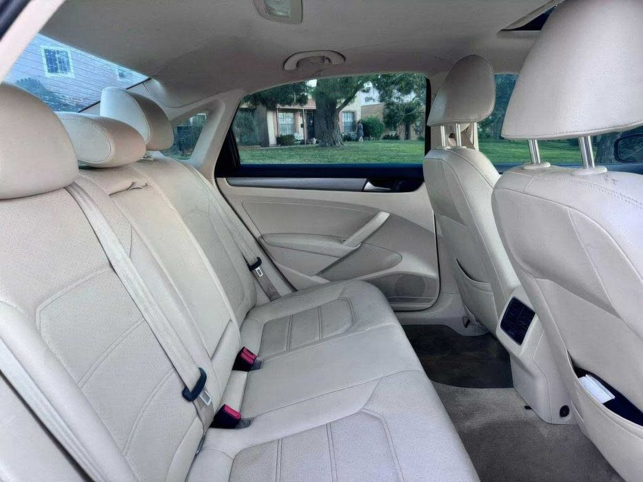 Volkswagen Passat Wolfsburg Edition      2014