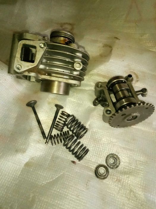 Цилиндр, поршень, распредвал скутера 50 см . б/у.