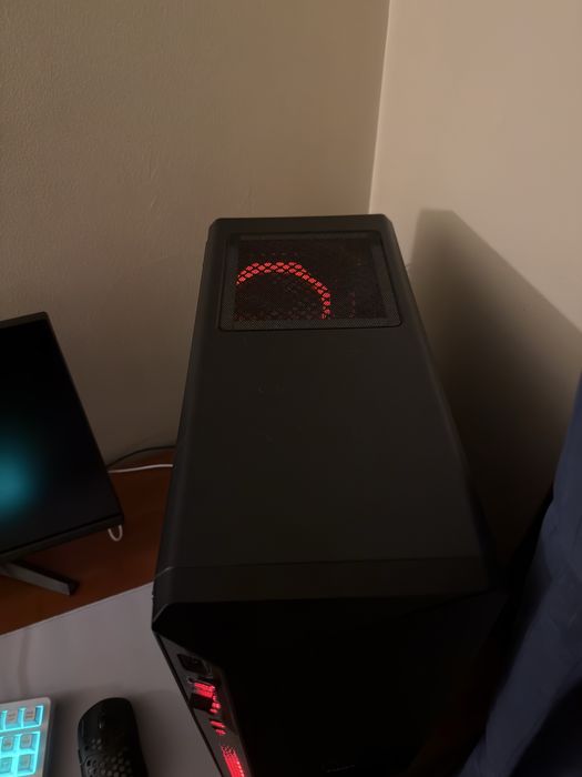 Setup Completo Gaming 2025 - RX 9060 + Monitor 180Hz