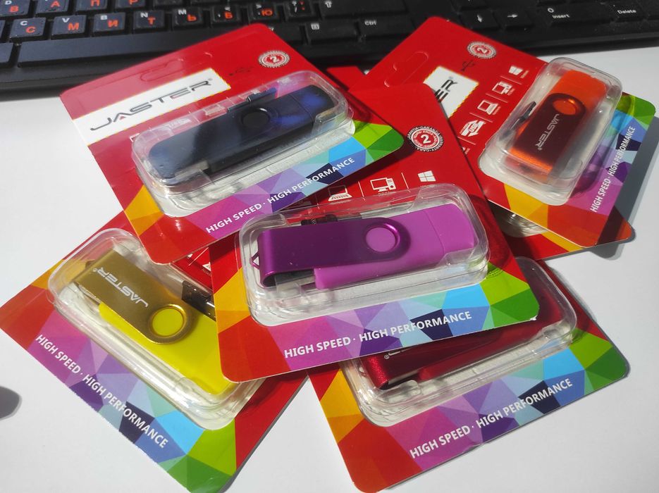 Pendrive 64 GB USB + micro USB + przejściówka USB-C – wygodny dostęp