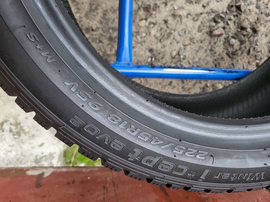 255/40/18+225/45/18 R18 Hankook Winter I'cept evo2 4шт ціна за 1шт шин