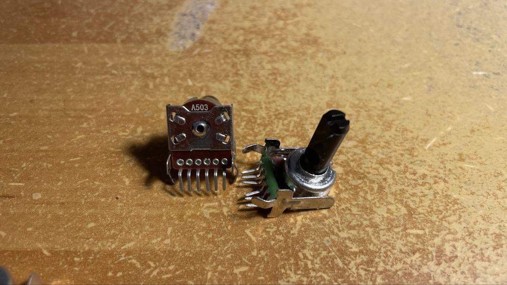 Potencjometry audio dwukanałowe