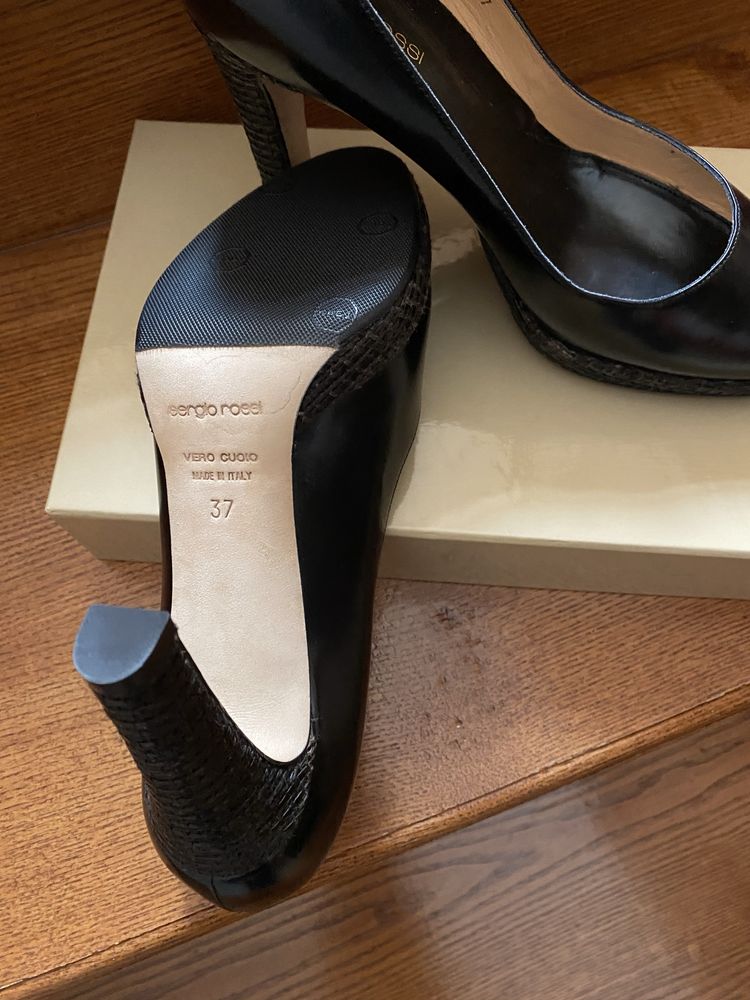 Продаи туфли Sergio rossi , размер 37. 3800 грн .