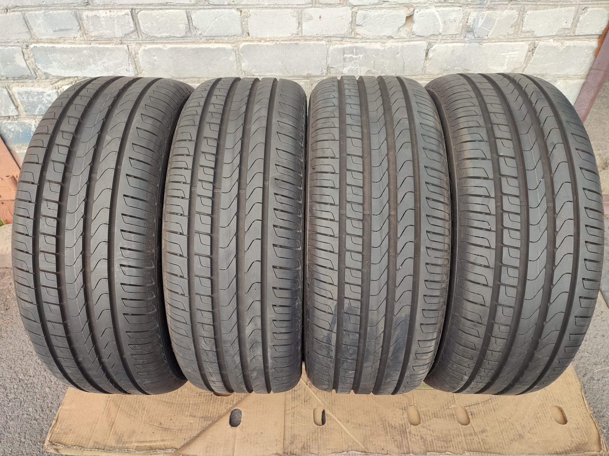 Комплект Нових літніх автошин R19,235/50.PIRELLI.