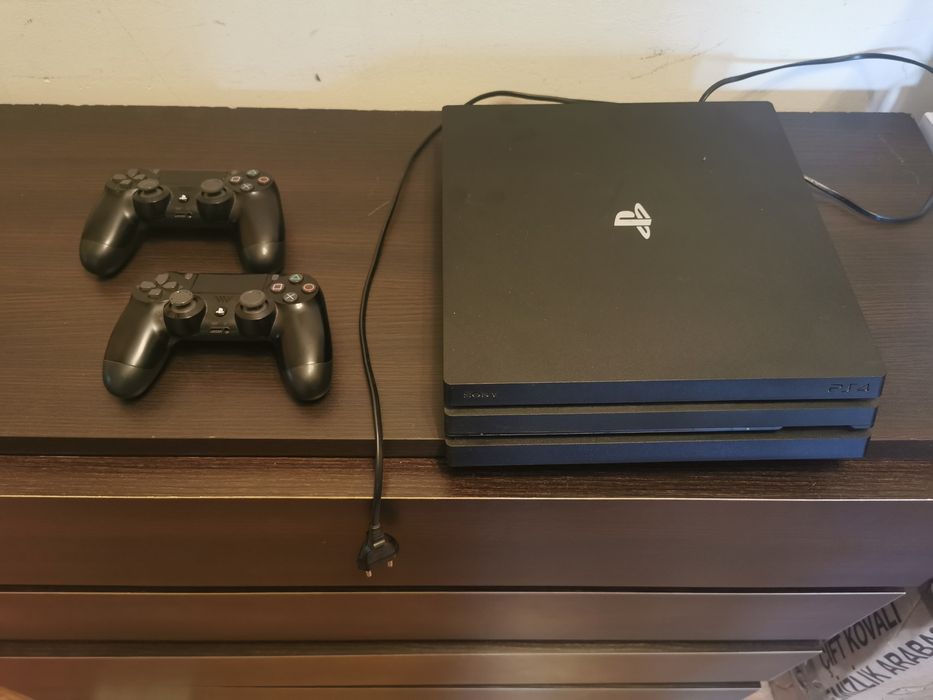 Konsola ps4 Pro 1tb CUH 7216b  zestaw + gry  sony playstation