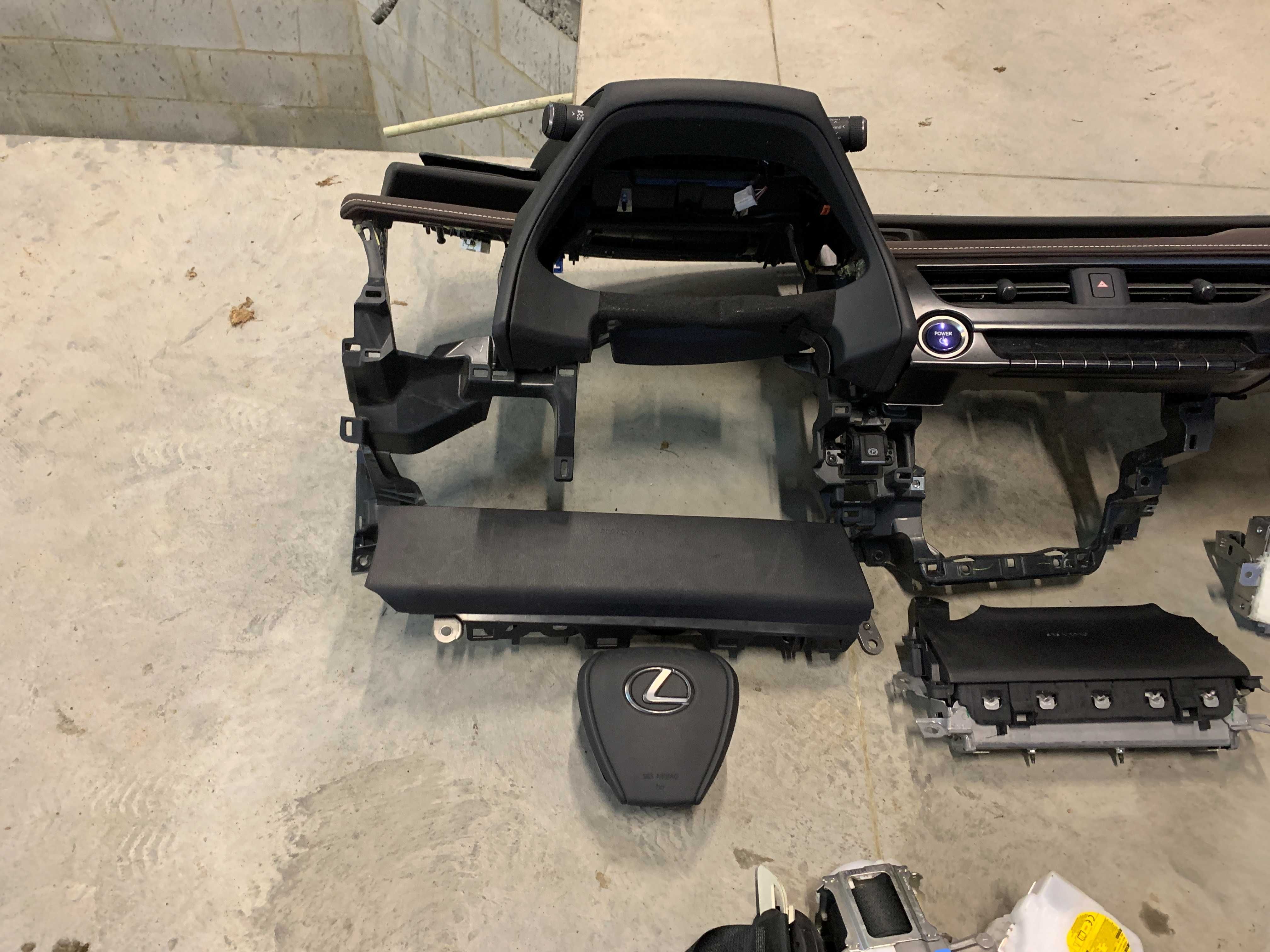 Безпека безопасность airbag подушка торпеда Lexus UX 2018-2023