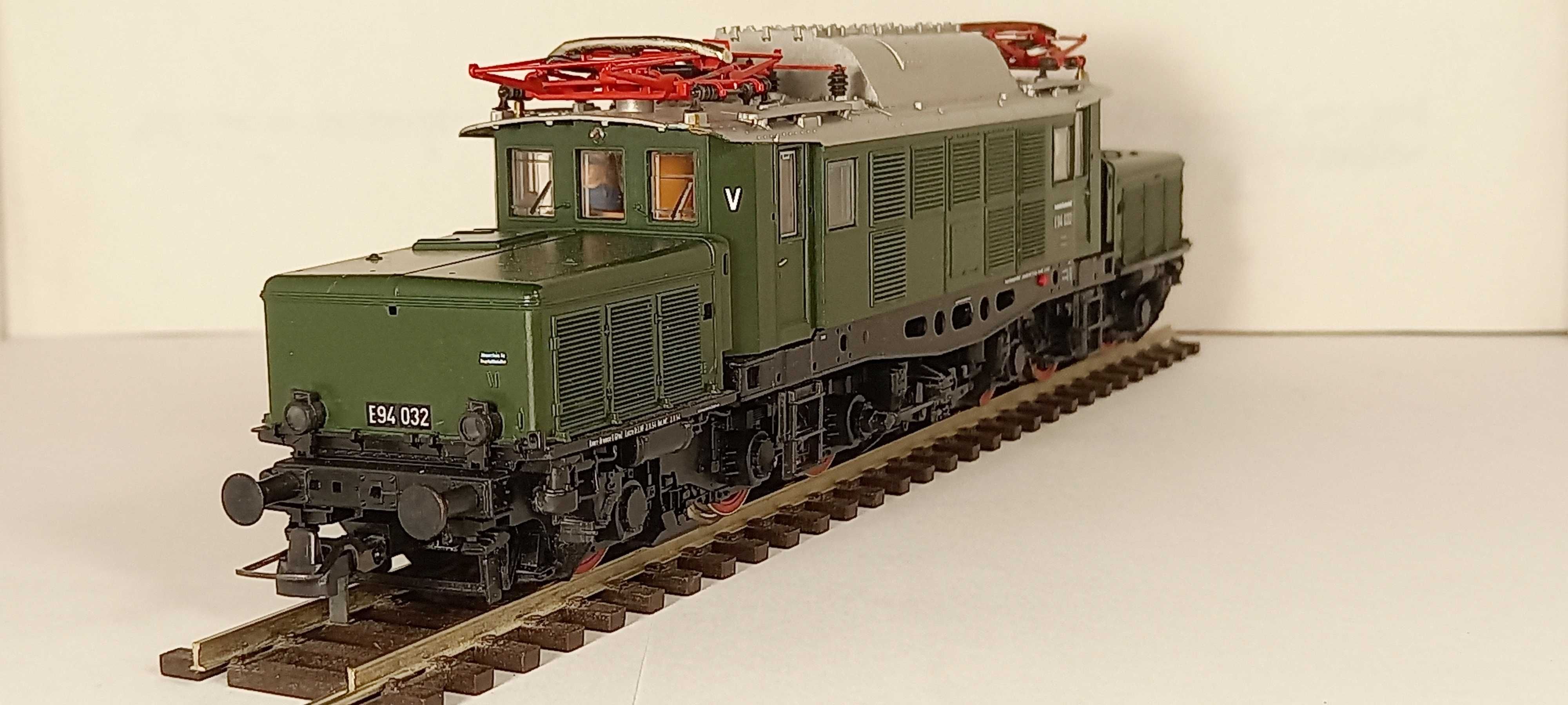 Масштабная модель электровоза Е 94 032 DB пр-во ROCO арт. 63773