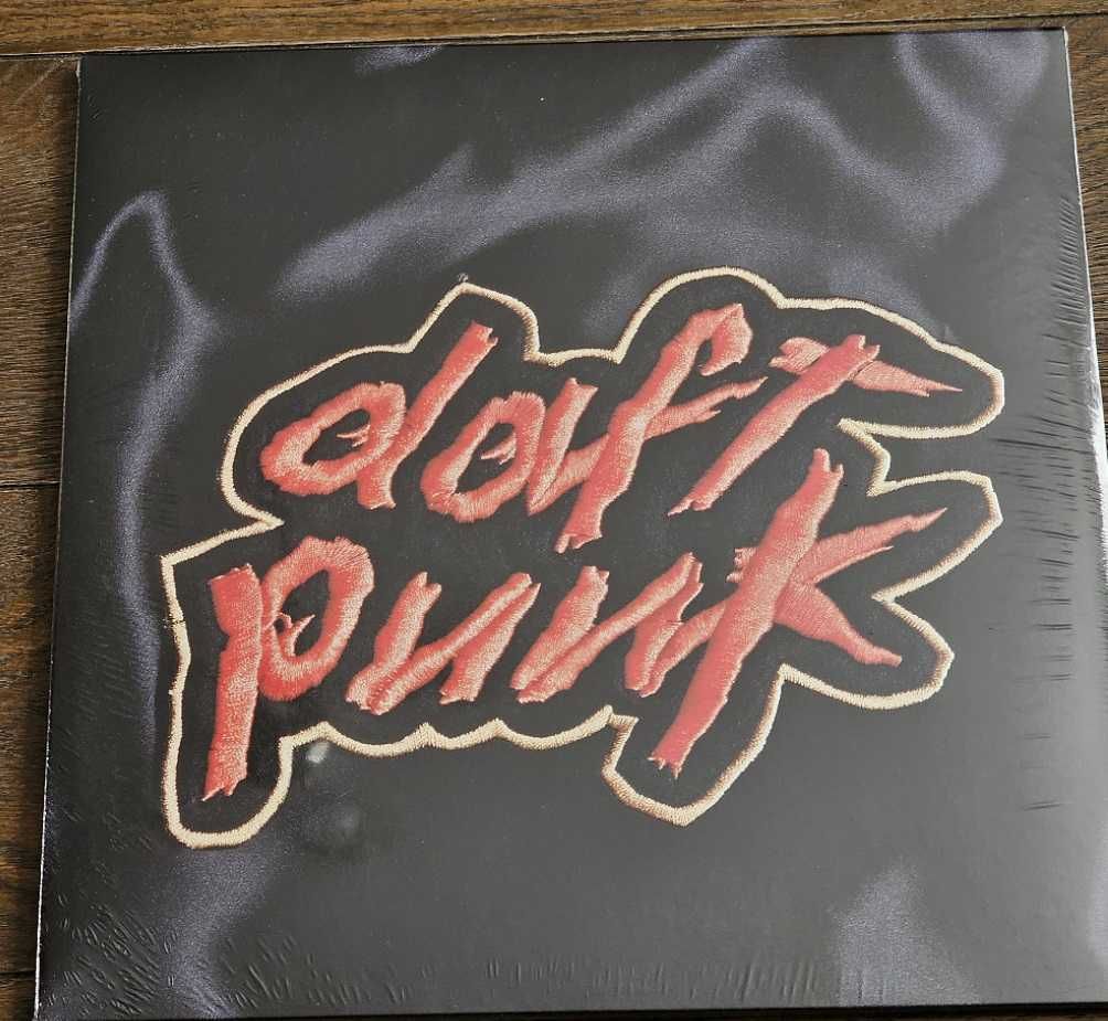 Blink-182, Daft Punk, Eminem, Imagine Dragons, Lana Del Rey, Queen LP