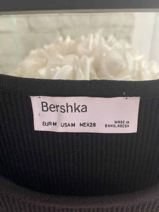 Vestido preto canelado Bershka