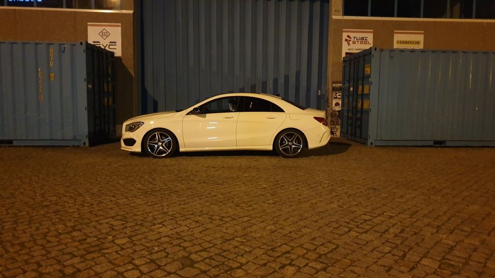 Mercedes benz cla 220 amg