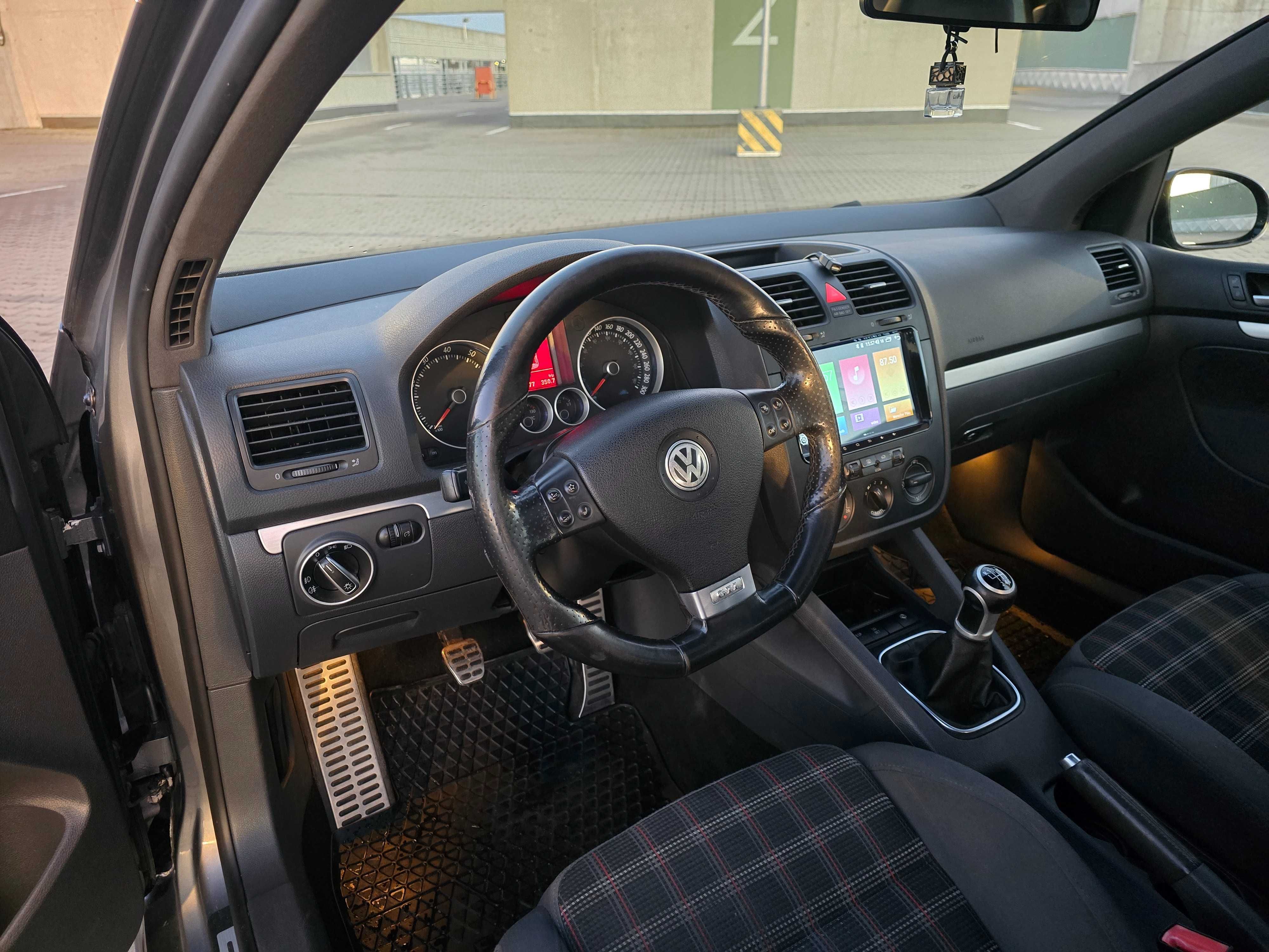 Volkswagen Golf V 2.0 TFSI GTI manual