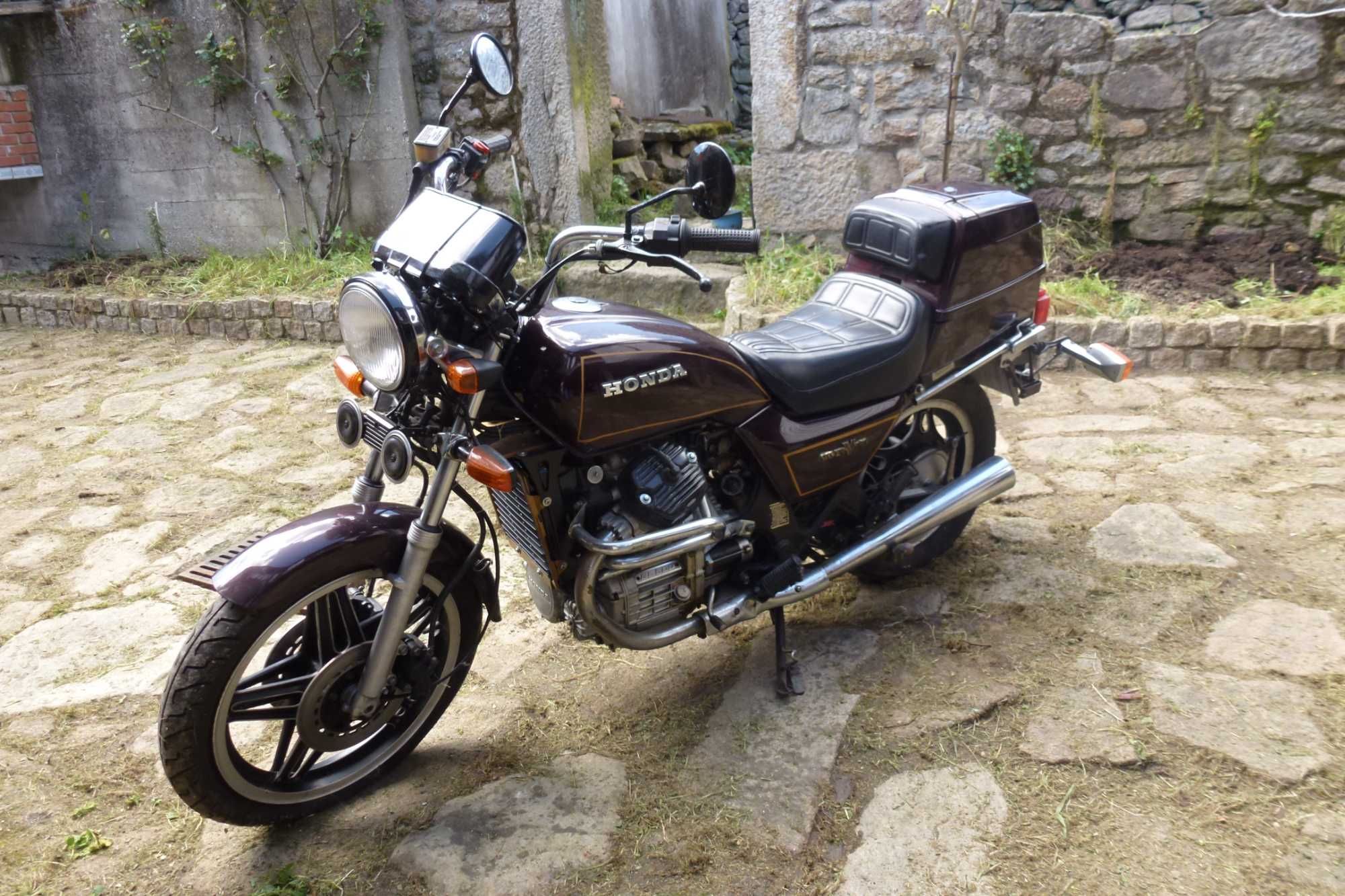Mota Honda GL500 SilverWing Interstate (importada América)