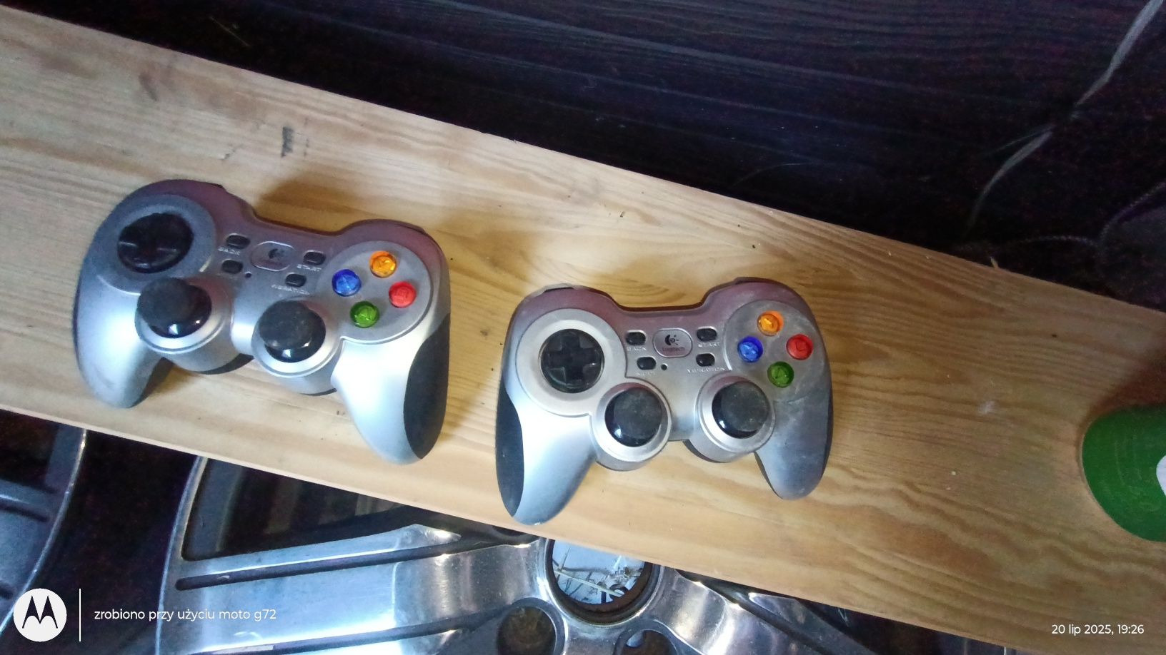 Kontrolery logitech f710