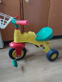 Kolorowy trójkołowy plastikowy rowerek dla dziecka