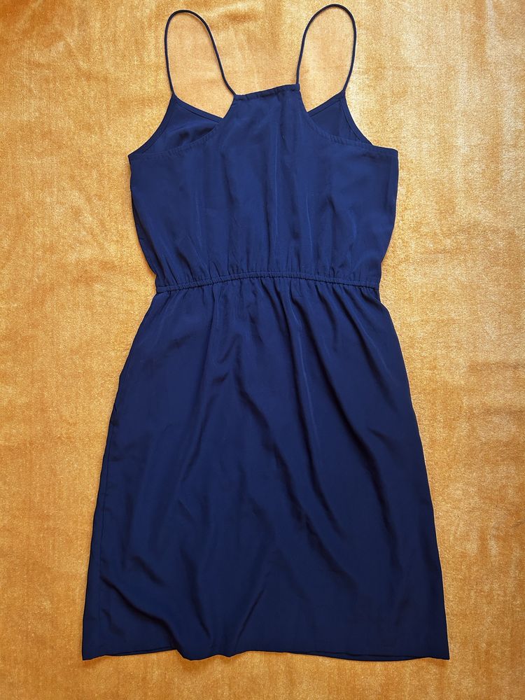 Vestido evasé de alças finas da H&M. Novo