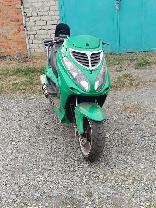 Скутер 150 кубов