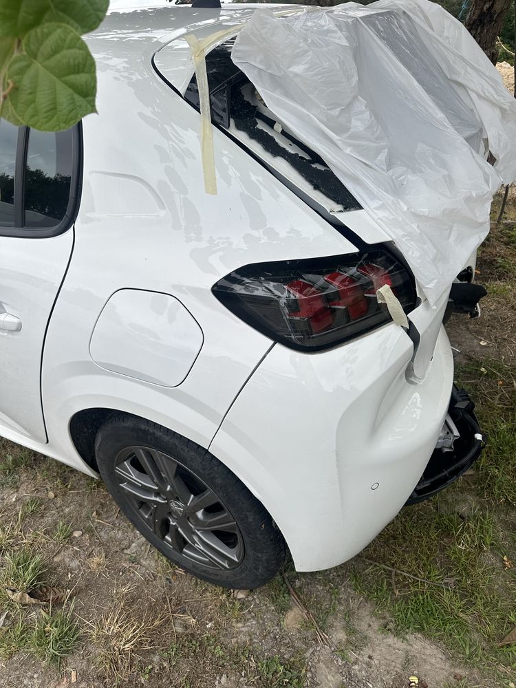 Peugeot 208  PureTech active 1.2 POUCOS KMS