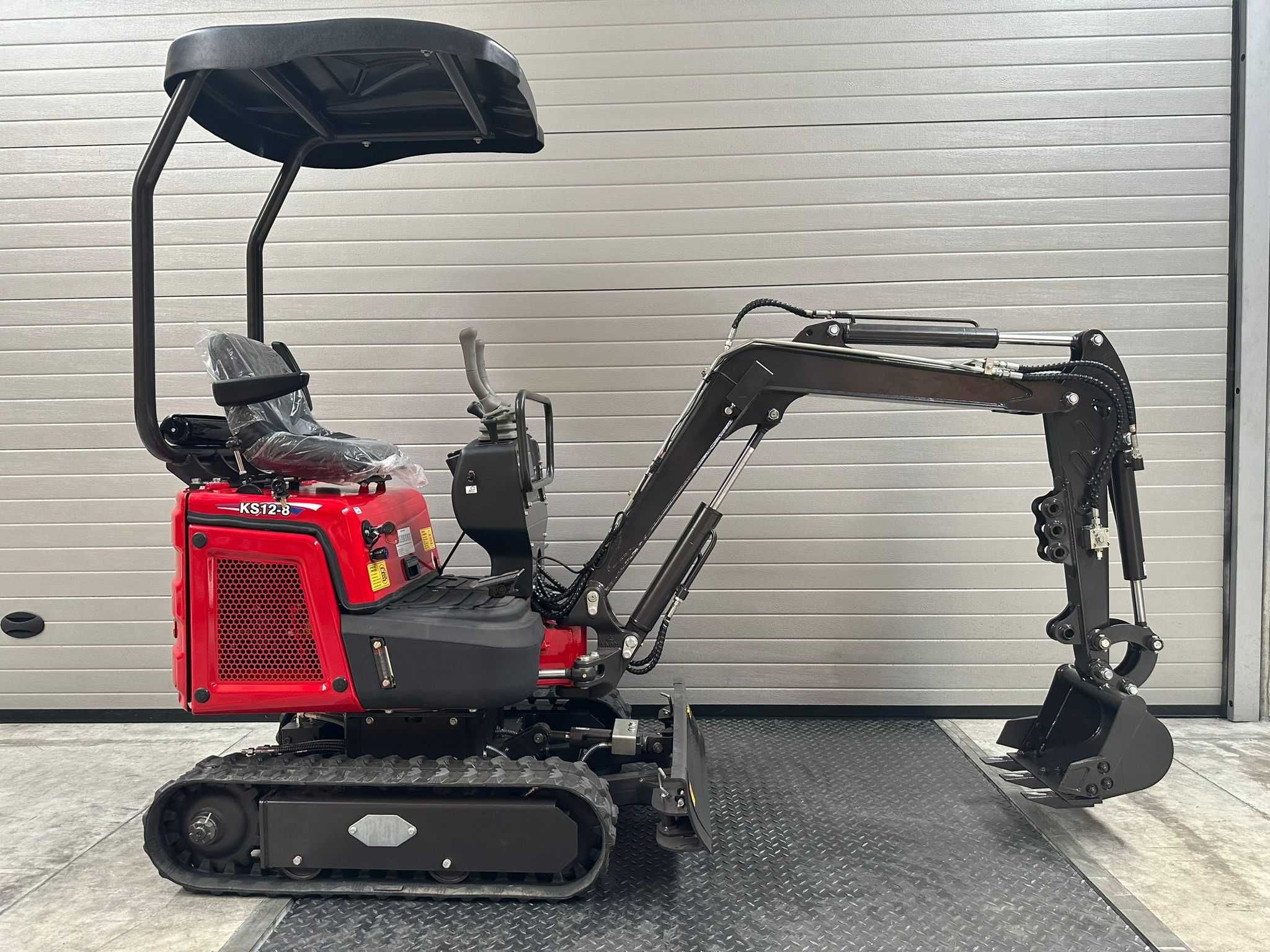 MINI GIRATORIA KS 12.8 RHINOCEROS 1000KGS Motor Kubota