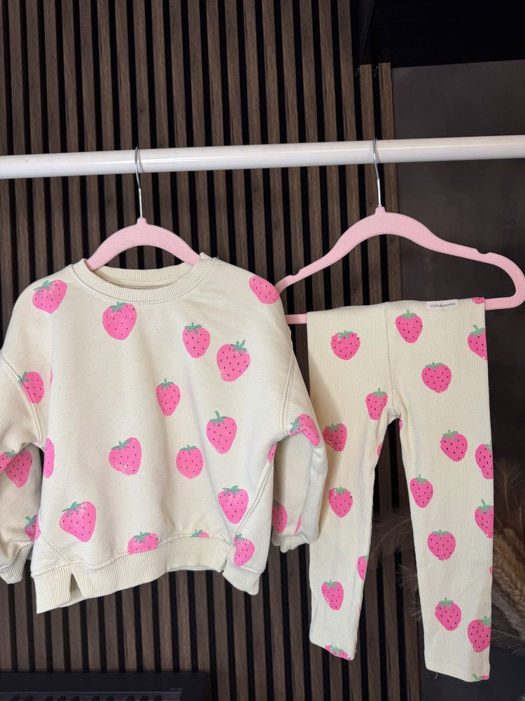 Bluza i legginsy w truskawki zara 92/98