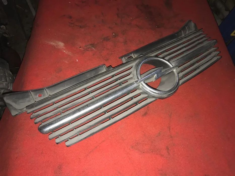 GRELHA OPEL COM SIMBOLO