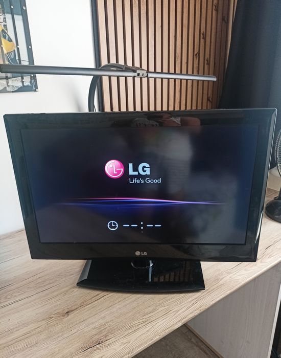 Telewizor LG 27LE3300 -26 cali