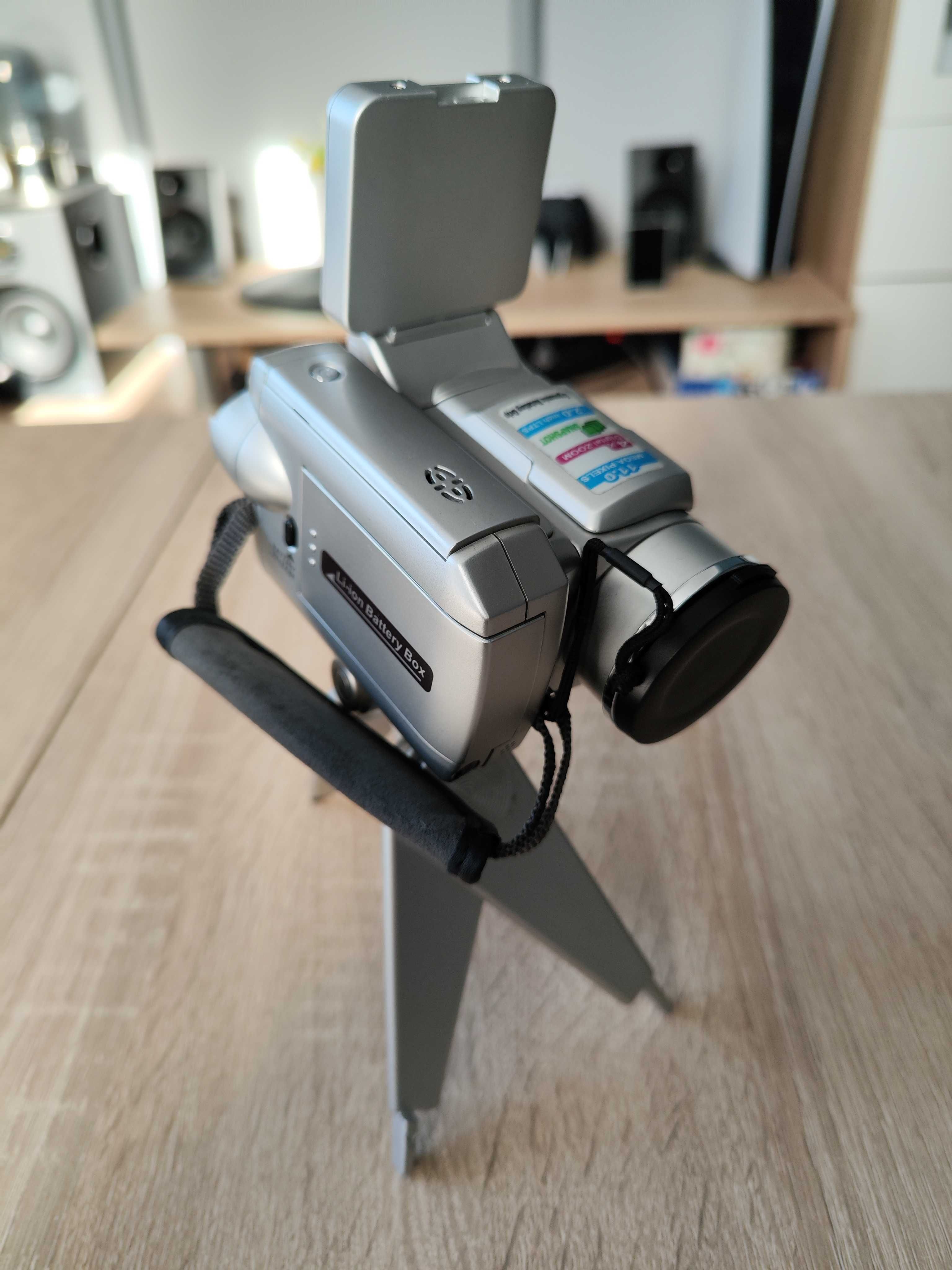 Kamera JVC DV7 + statyw