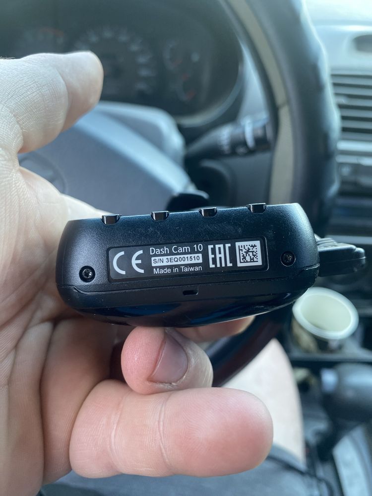 відеореєстратор garmin dash kam 10