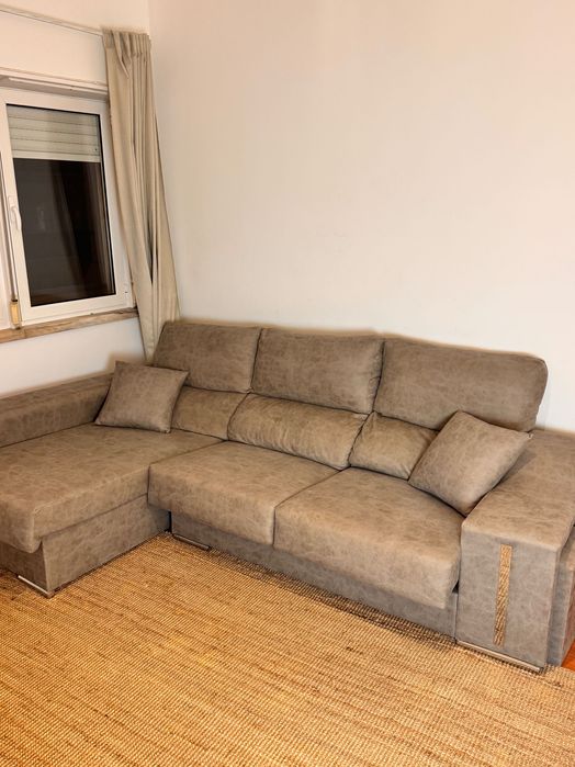 Vendo sofá em bom estado pela metade do valor